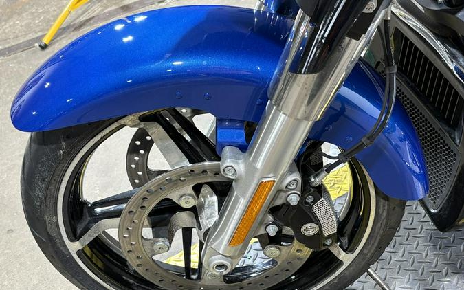 2024 Harley-Davidson Street Glide Blue Burst Chrome