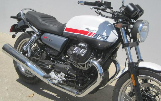 2023 Moto Guzzi V7 Special