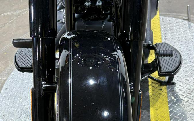 2023 Harley-Davidson Heritage Classic Vivid Black - Black Finish