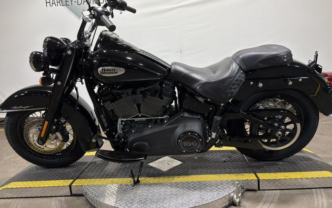 2023 Harley-Davidson Heritage Classic Vivid Black - Black Finish