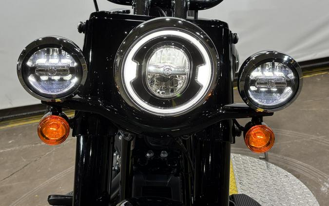 2023 Harley-Davidson Heritage Classic Vivid Black - Black Finish