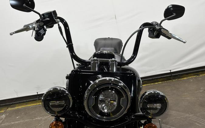 2023 Harley-Davidson Heritage Classic Vivid Black - Black Finish