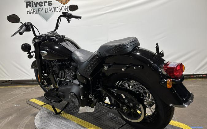2023 Harley-Davidson Heritage Classic Vivid Black - Black Finish