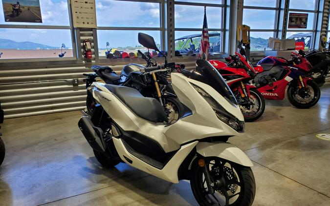 2022 Honda PCX150 ABS