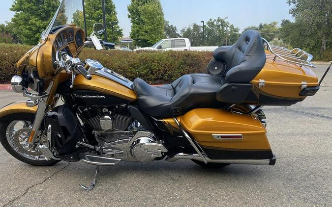 2015 Harley-Davidson® FLHTKSE - CVO™ Limited