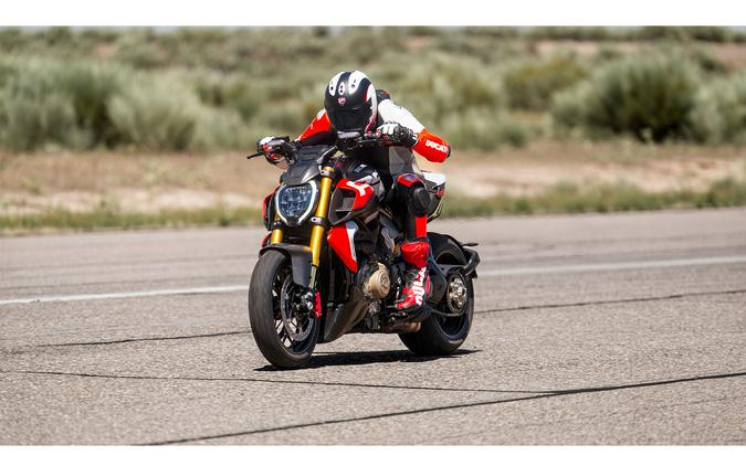 2026 Ducati Diavel V4 RS