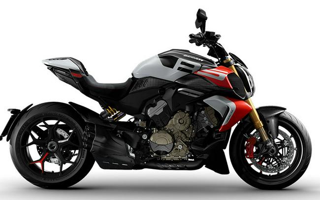 2026 Ducati Diavel V4 RS