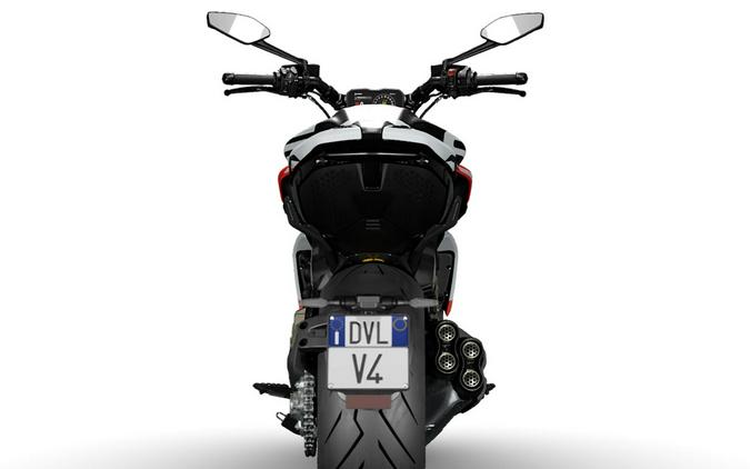 2026 Ducati Diavel V4 RS