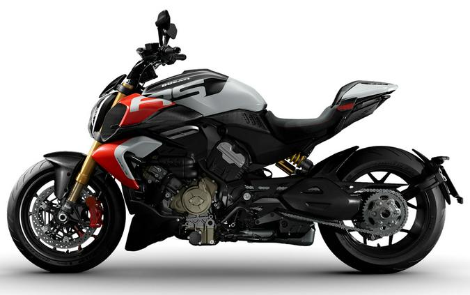 2026 Ducati Diavel V4 RS