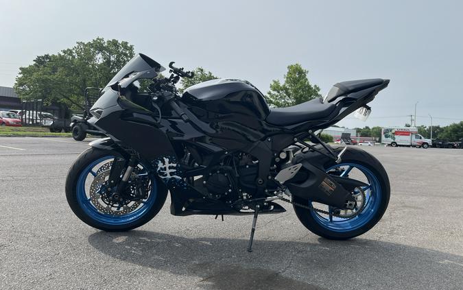2026 Kawasaki Ninja® ZX™-6R Base