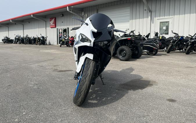 2026 Kawasaki Ninja® ZX™-6R Base