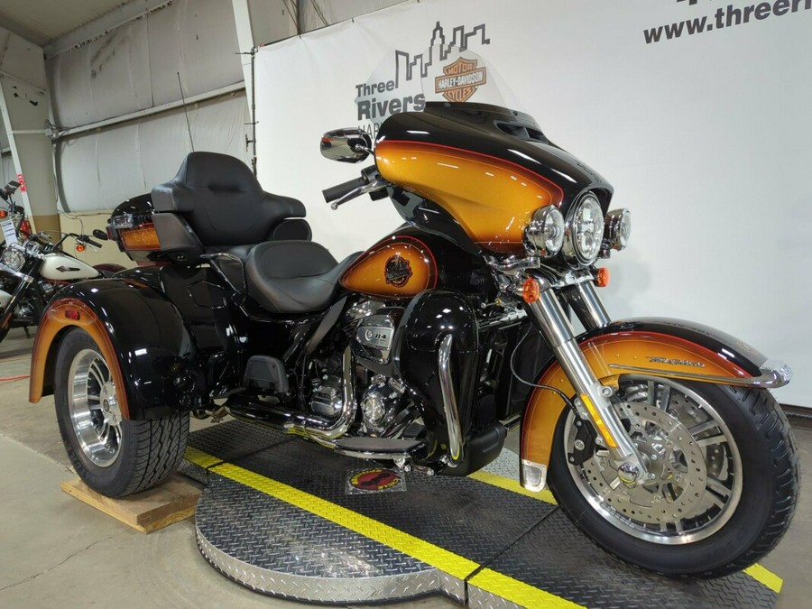 2024 Harley-Davidson® Tri Glide® Ultra Tobacco Fade