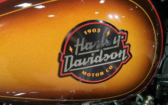 2024 Harley-Davidson® Tri Glide® Ultra Tobacco Fade