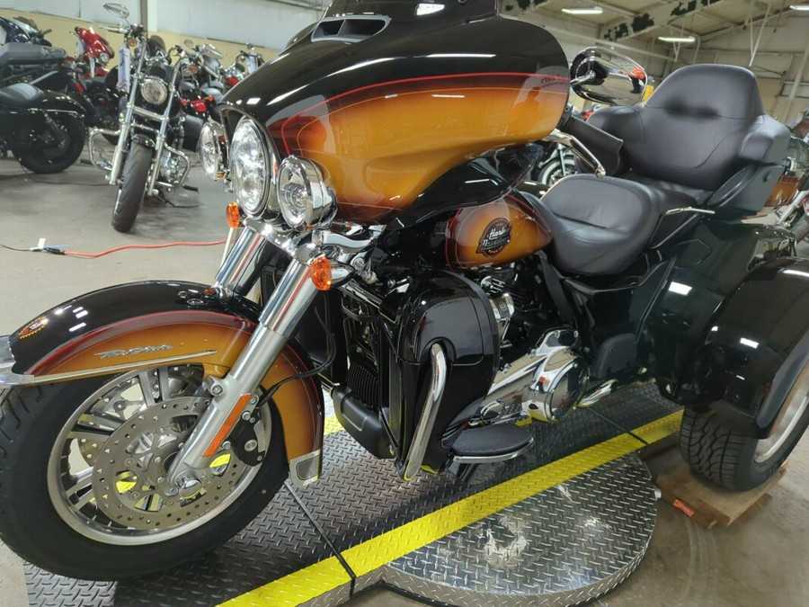 2024 Harley-Davidson® Tri Glide® Ultra Tobacco Fade