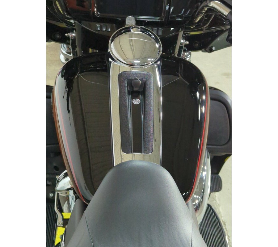 2024 Harley-Davidson® Tri Glide® Ultra Tobacco Fade