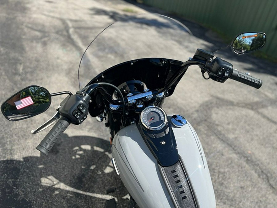 2025 Harley-Davidson Softail FLHC - Heritage Classic