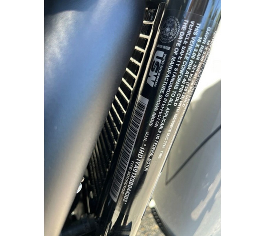 2025 Harley-Davidson Softail FLHC - Heritage Classic