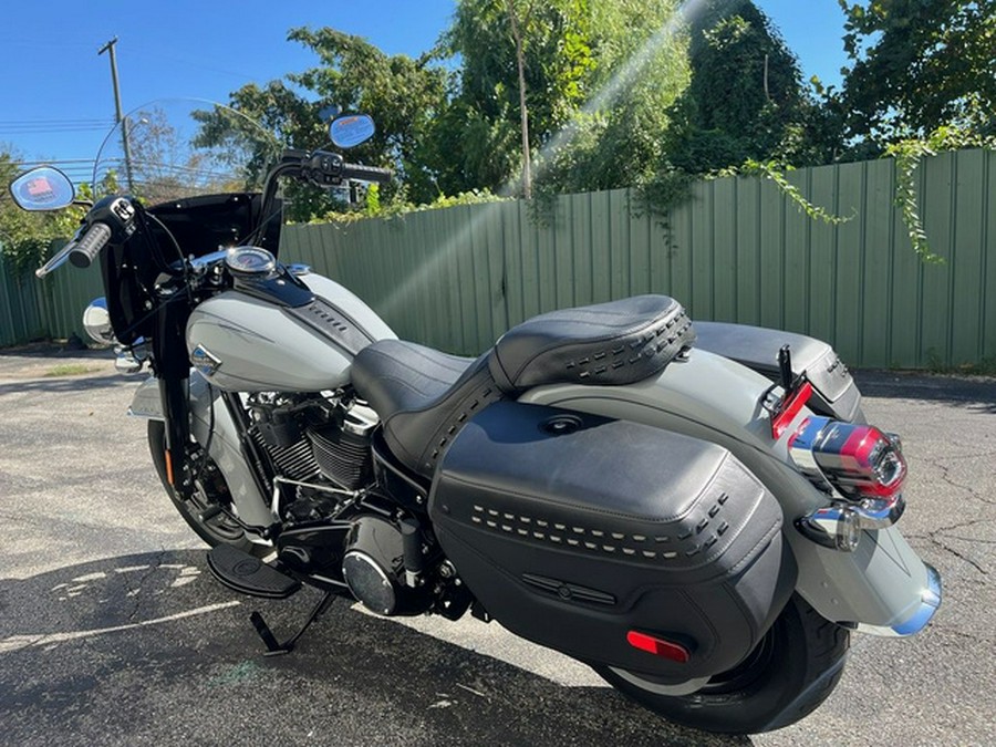2025 Harley-Davidson Softail FLHC - Heritage Classic