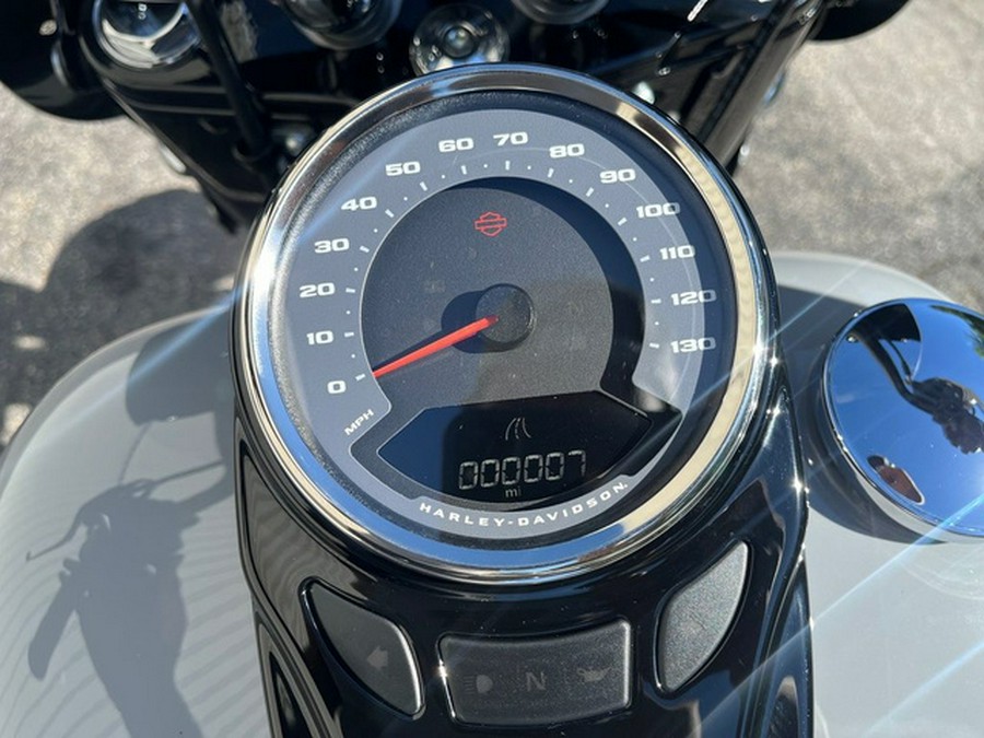2025 Harley-Davidson Softail FLHC - Heritage Classic