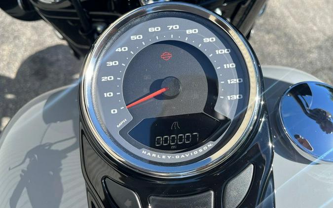 2025 Harley-Davidson Softail FLHC - Heritage Classic