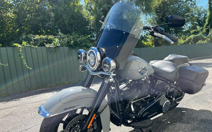 2025 Harley-Davidson Softail FLHC - Heritage Classic