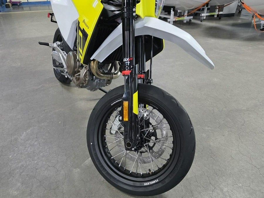 2026 Husqvarna Supermoto 701