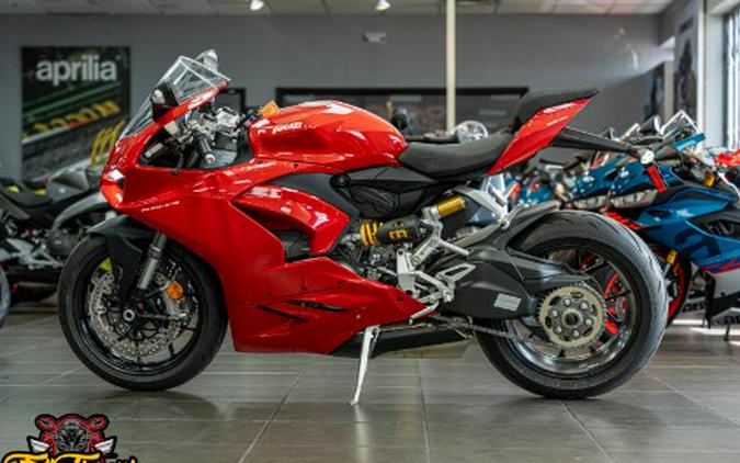 2023 Ducati Panigale V2