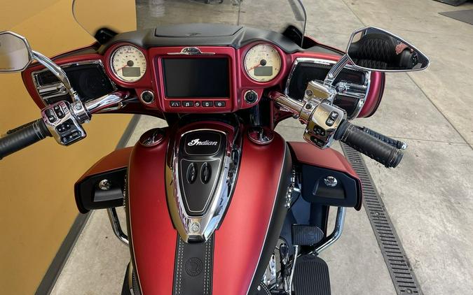 2018 Indian Motorcycle® Roadmaster® ABS Icon Mesa Red Smoke/Thunder Black