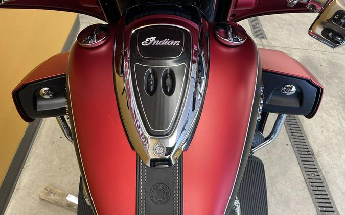 2018 Indian Motorcycle® Roadmaster® ABS Icon Mesa Red Smoke/Thunder Black