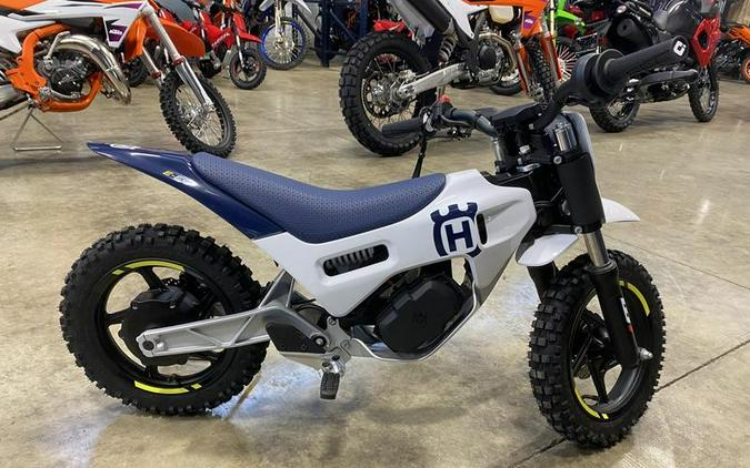 2024 Husqvarna® EE 2