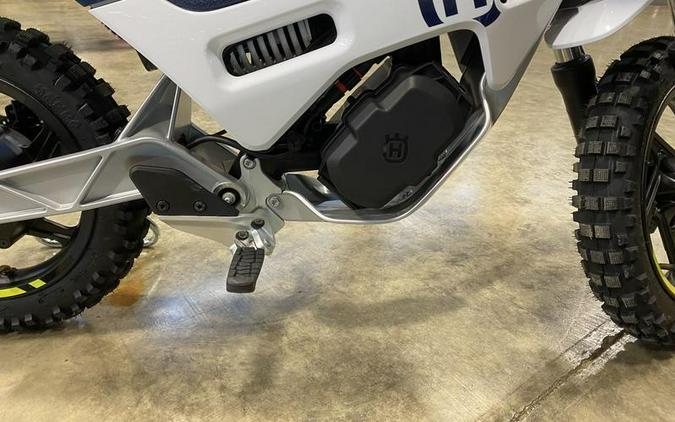 2024 Husqvarna® EE 2