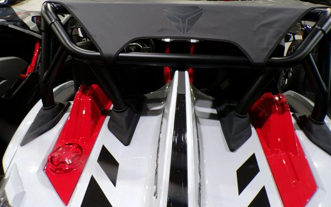 2024 Polaris Slingshot® ROUSH® Edition Manual