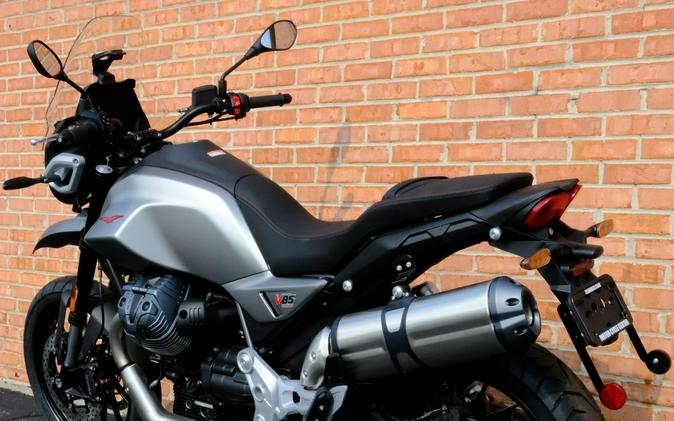 2025 Moto Guzzi V85 Strada