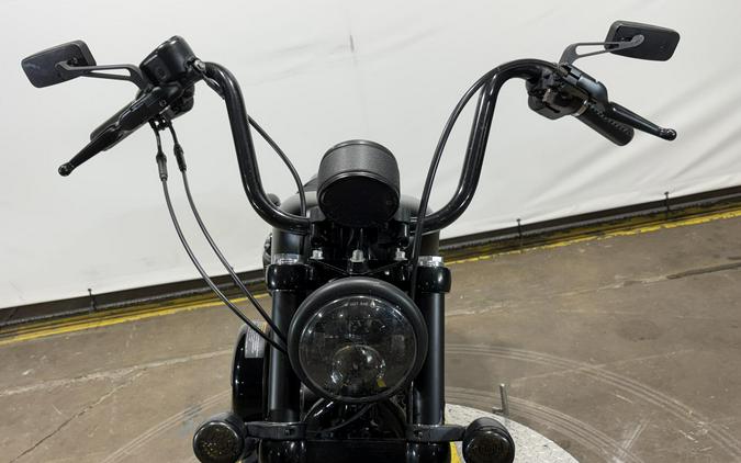 2022 Harley-Davidson Iron 883 Black Denim