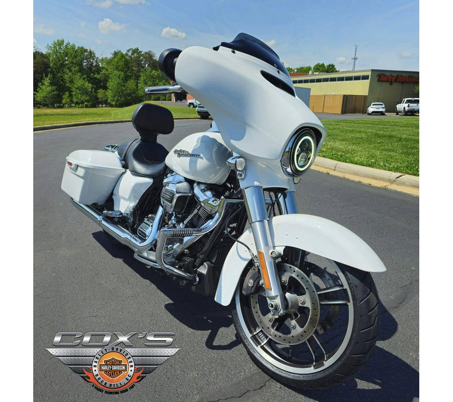 2017 Harley-Davidson® FLHX - Street Glide®