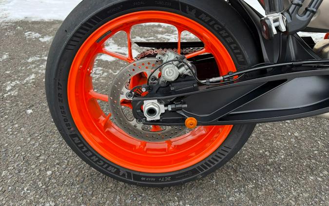 2021 KTM 890 Duke R