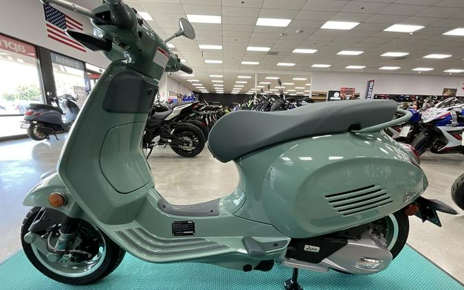 2026 Vespa Primavera 150 80th