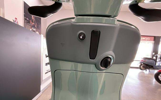 2026 Vespa Primavera 150 80th