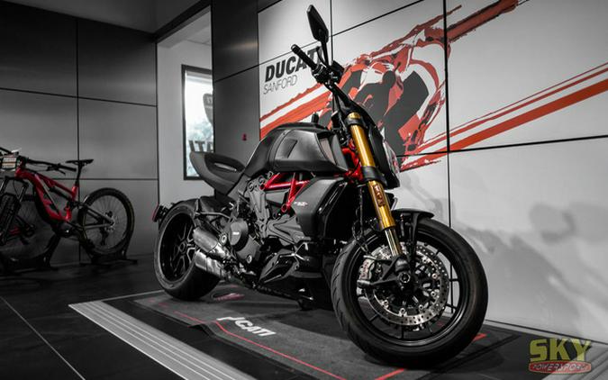 2022 Ducati Diavel 1260 S Total Black