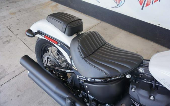 2021 Harley-Davidson Street Bob 114 Stone Washed White Pearl