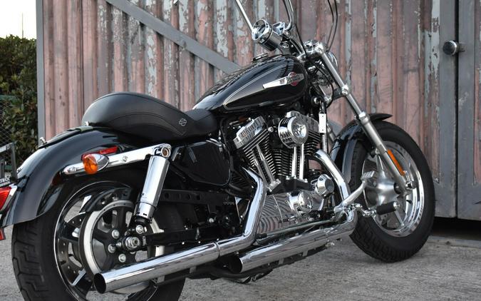 2015 Harley-Davidson® 1200 Custom XL1200C