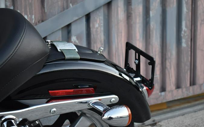 2015 Harley-Davidson® 1200 Custom XL1200C