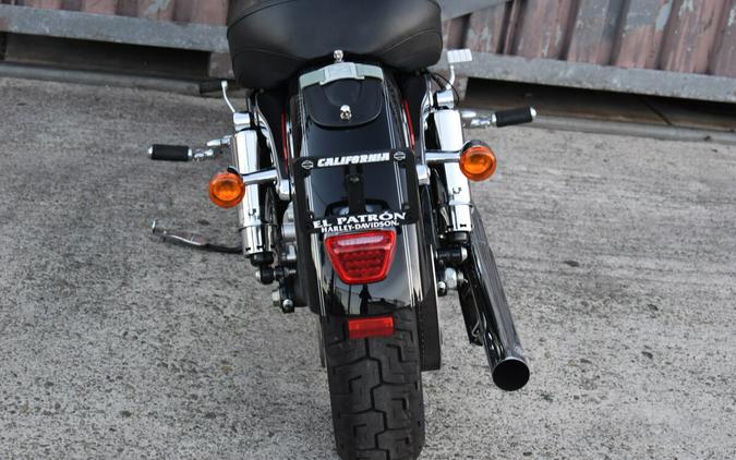 2015 Harley-Davidson® 1200 Custom XL1200C