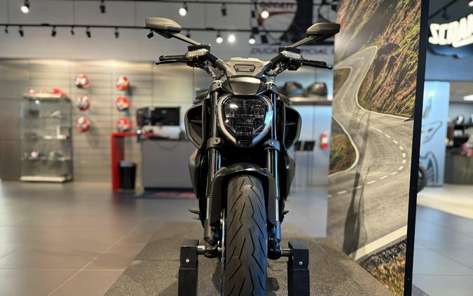 2026 Ducati Diavel V4