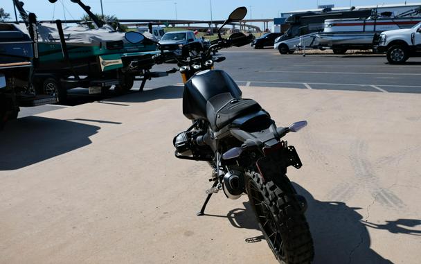 2026 BMW R12