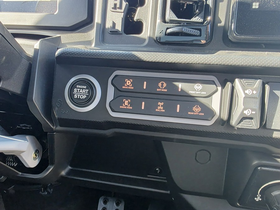 2026 Can-Am Defender Limited HD11