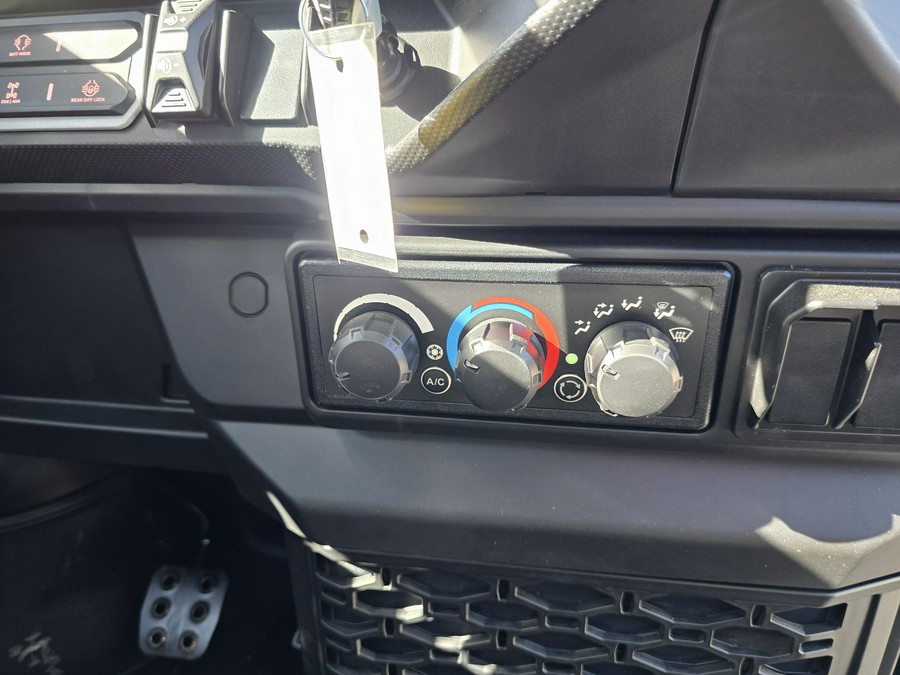 2026 Can-Am Defender Limited HD11