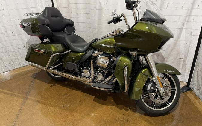 2022 Harley-Davidson® Road Glide® Limited FLTRK 617192 Mineral Green Metallic
