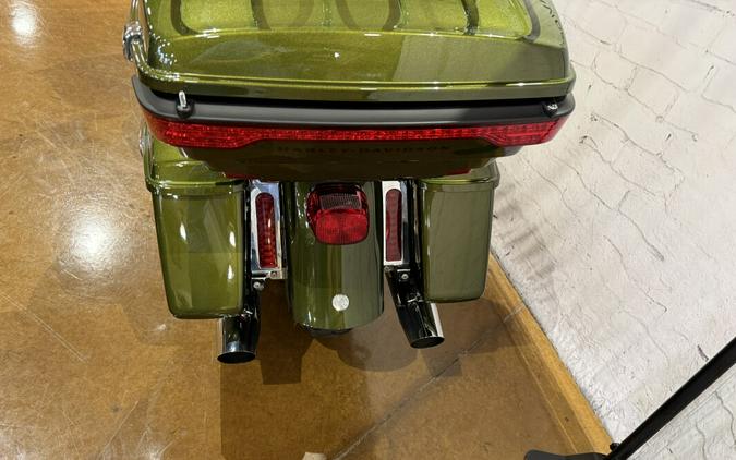 2022 Harley-Davidson® Road Glide® Limited FLTRK 617192 Mineral Green Metallic