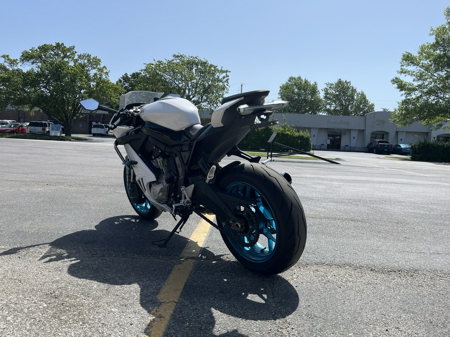 2025 CFMOTO SS 675